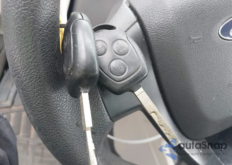 2013 Ford Fiesta S z USA, uszkodzony, nr VIN 3FADP4AJ2DM175189